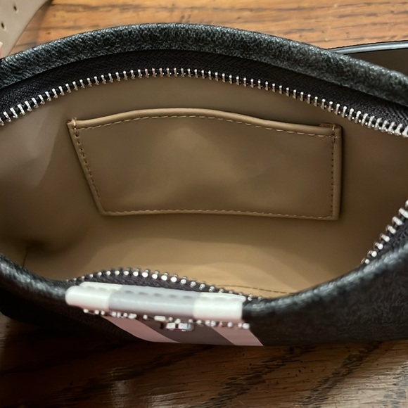 Michael Kors belt bag - Picture 14 of 15